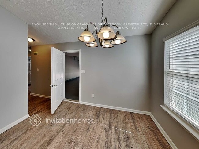 Photo - 1720 Courtyard Ln