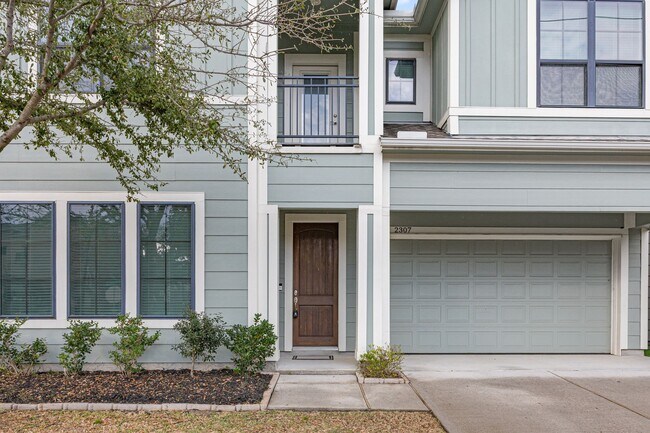 Photo - 2307 Langston St