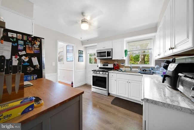 Photo - 10502 Glenhaven Dr