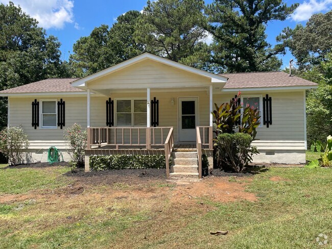 Building Photo - Beautiful 3 bedroom 2 bath home on a nice ...