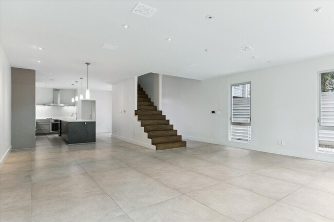 Photo - 1222 Marconi St