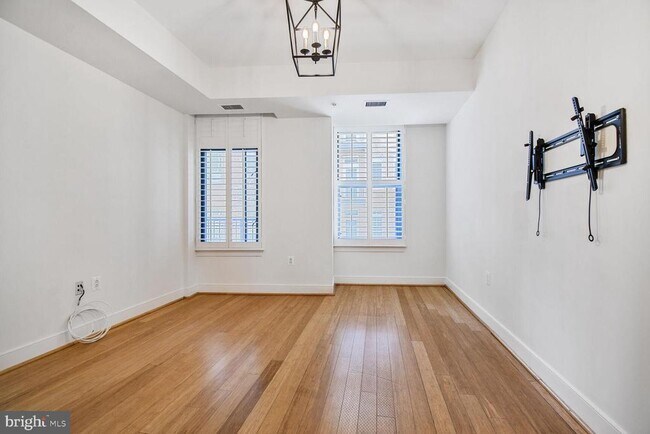 Photo - 2425 L St NW Unidad 342