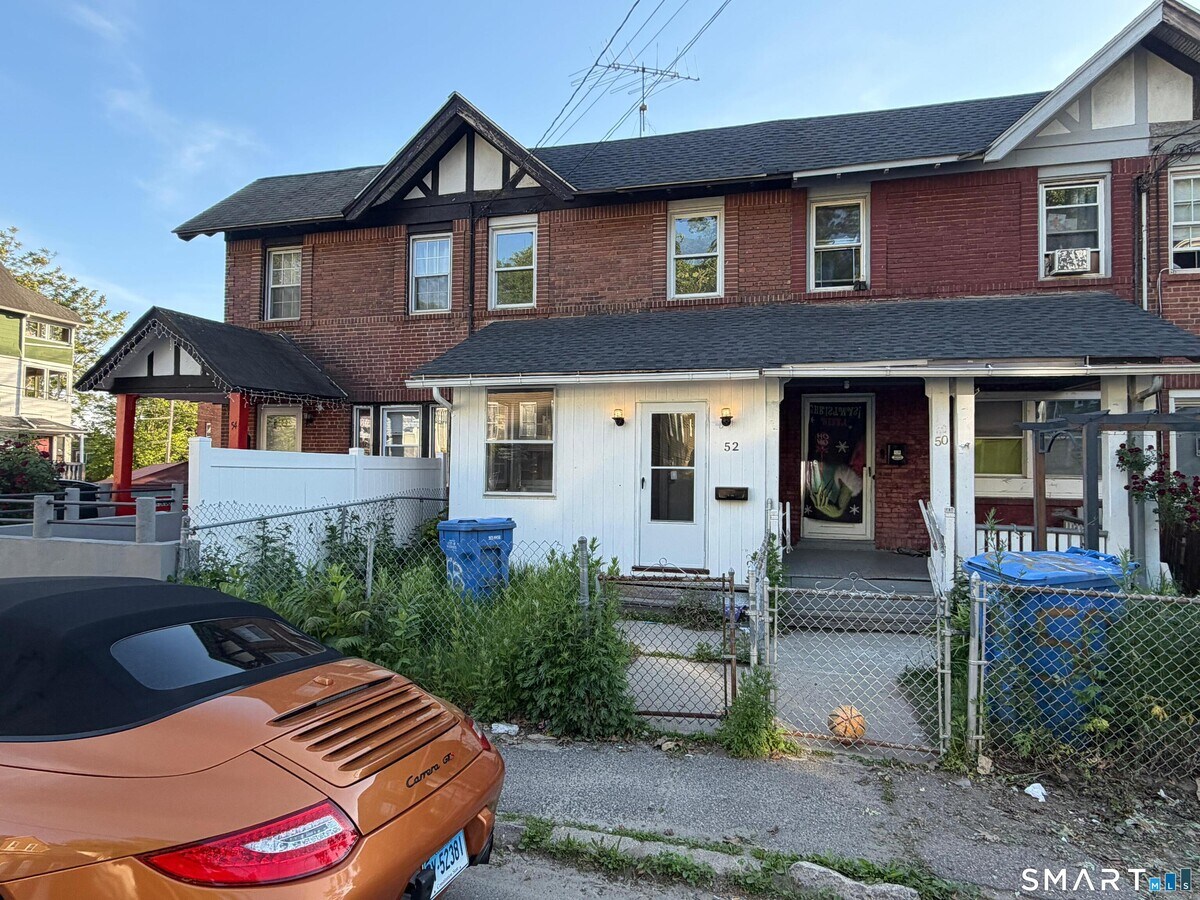 Photo - 52 Oak St