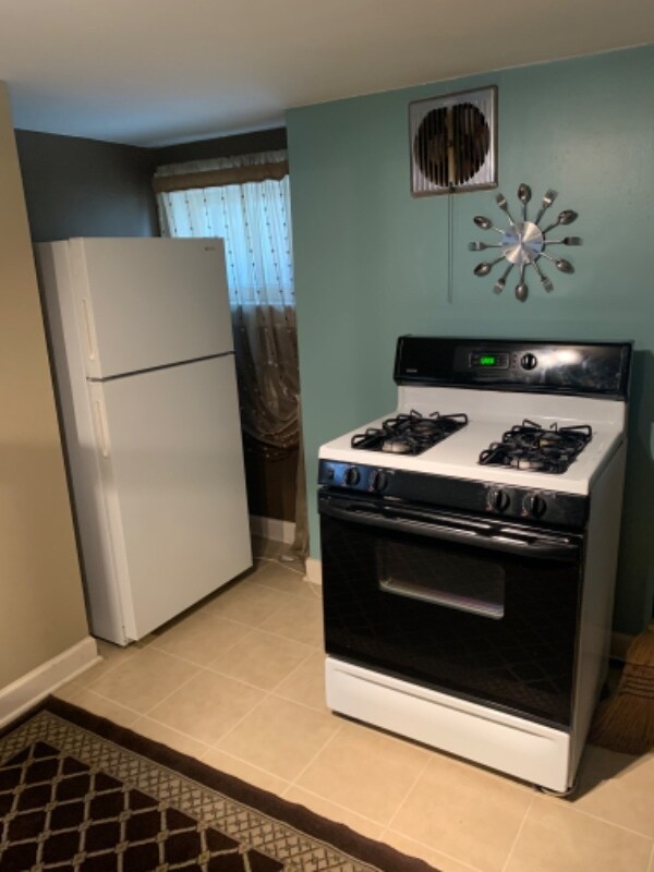 Photo - 7627 Monroe St