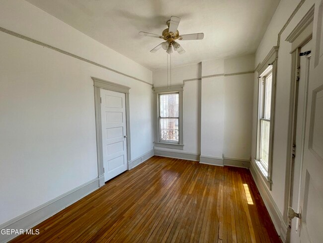 Photo - 901 E Rio Grande Ave