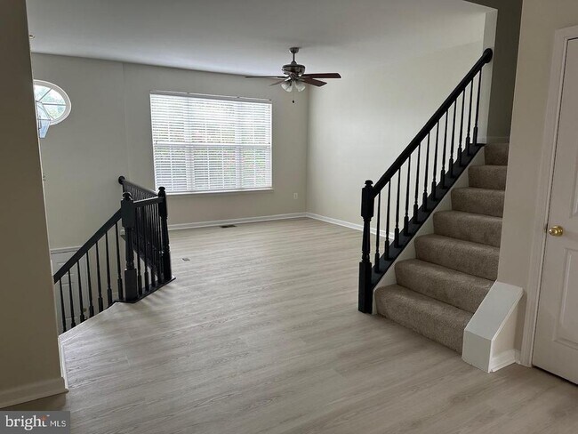 Building Photo - 1310 Saunders Dr