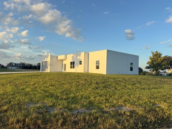 Photo - 401 Lexington Dr