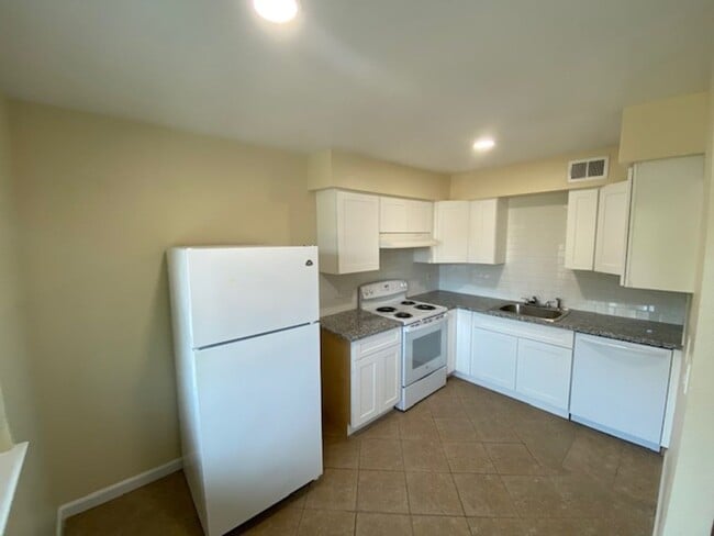 Photo - 5712 Kenneth Ave Unit 5712 Kenneth Ave #B