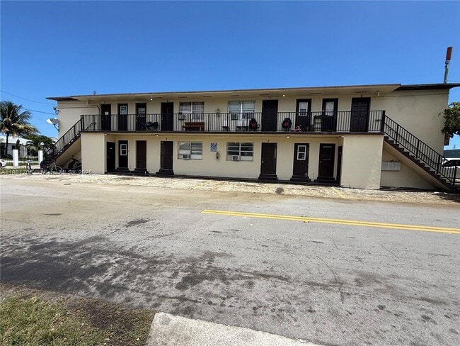 Photo - 324 NW 3rd St Unit 3