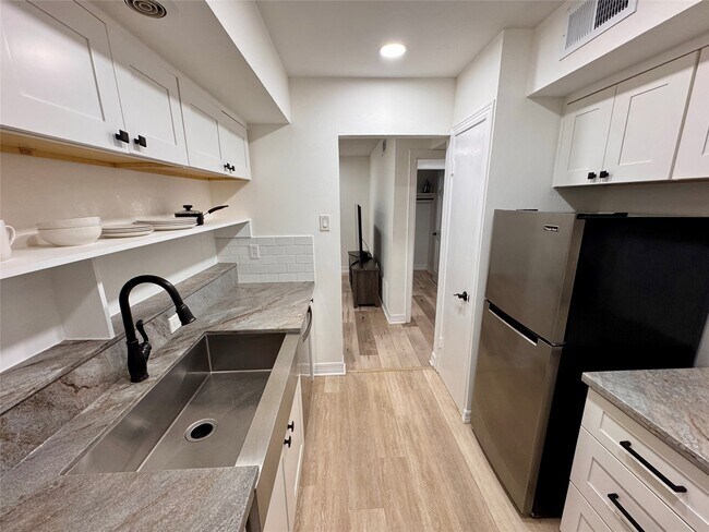 Photo - 3131 Southwest Fwy Unit C35