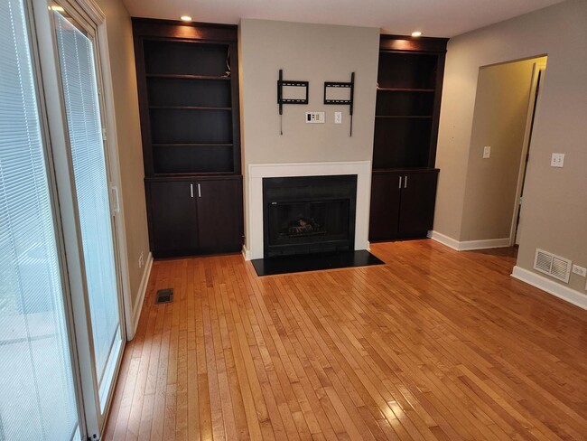 Photo - 134 W Wood St