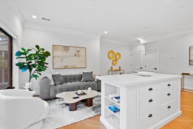 Photo - 2634 39th St NW Unidad SI ID1587668P