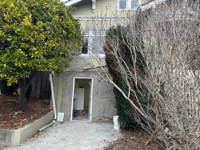 Photo - 5484 Vicente Way