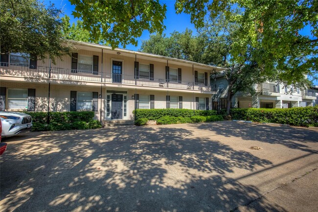 Building Photo - 4311 Cole Ave Unit 106