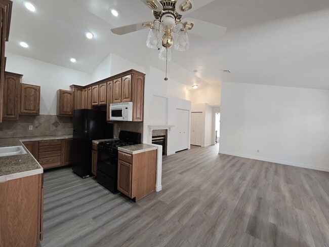 Photo - 1612 N Torrey Pines Dr