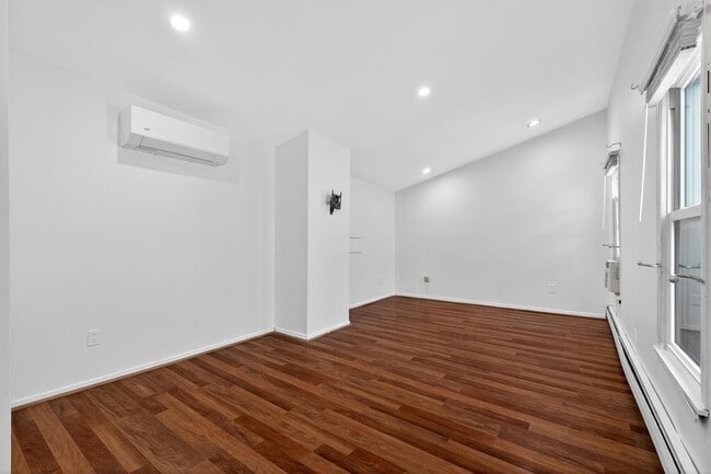 Photo - 104 McAdoo Ave