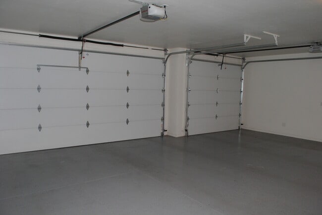 Photo - 454 Lewis St