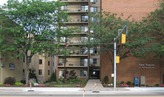 Building Photo - 314 Washington Rd