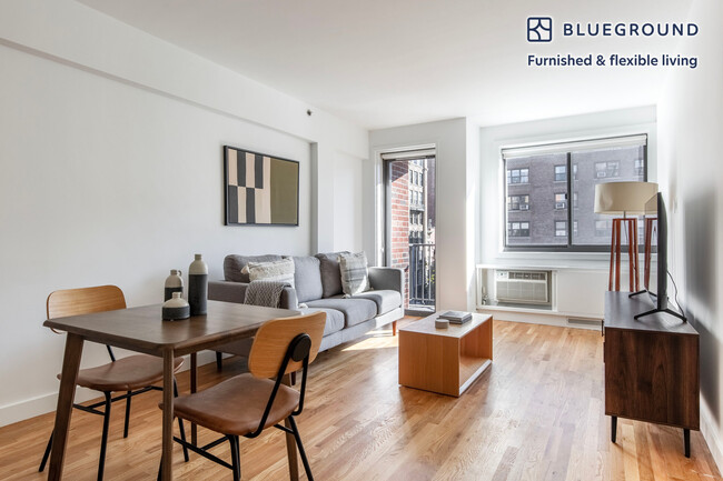 Building Photo - 101 W 15th St Rental