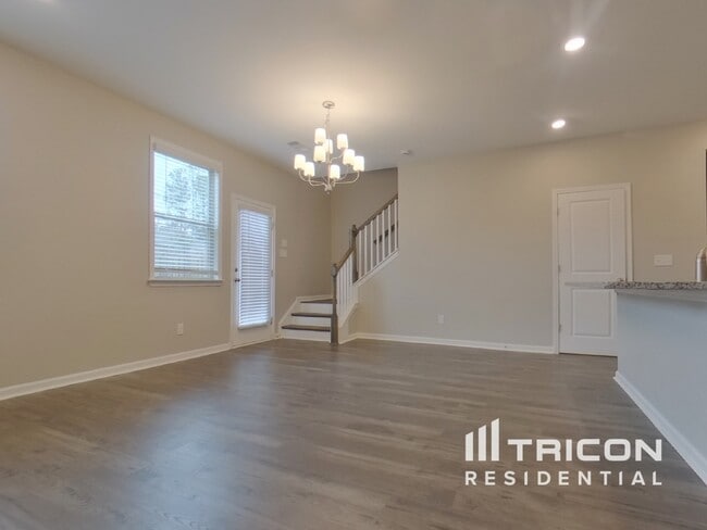 Photo - 179 Chapelcrest Ln