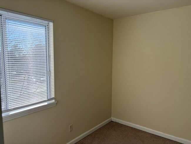 Photo - 4BR/2BA Near Virginia Tech | Bus Route, Laundry In-Unit