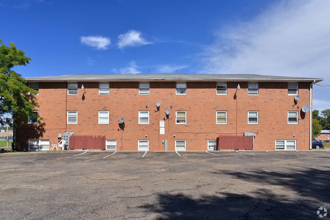 2520 Roberts Ave NW - 2520 Roberts Ave NW