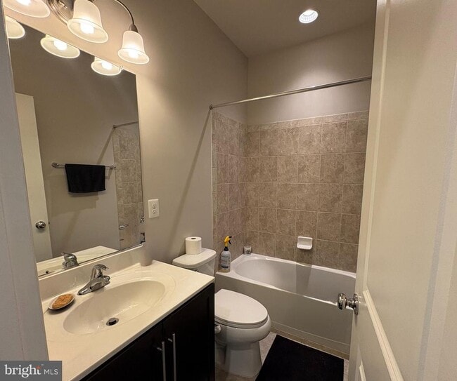 Photo - 134 Strummer Ln