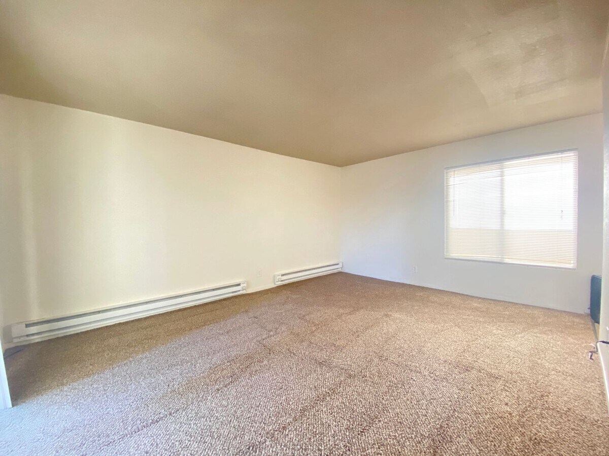 Photo - 1 bedroom, 1 bathroom upstairs unit Unidad 52