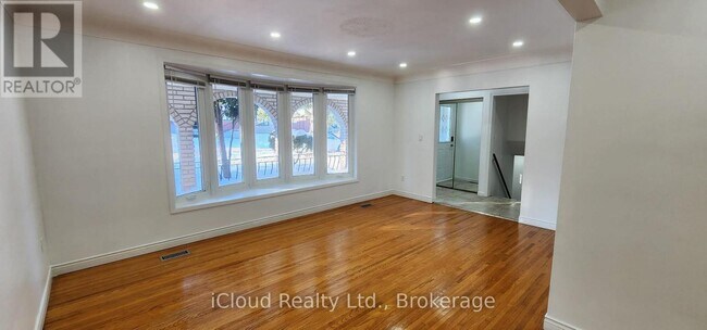 Photo - 131 Victor Blvd