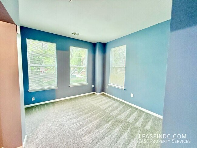Photo - 424 Ava Way NE