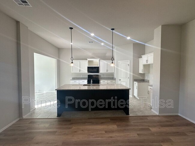 Photo - 13143 S 72nd E Ave