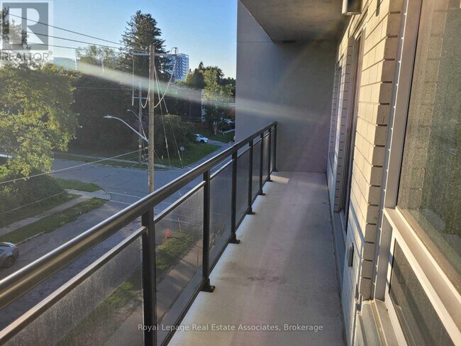 Photo - 275 Larch St Unit F-306