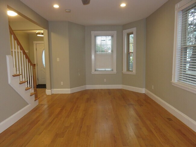 Photo - 192 Willow St