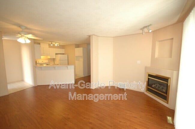 Photo - 4405-4437 37 St Unit #4