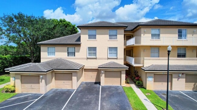 Building Photo - 2020 Greenview Shores Blvd Unit 108 Rental