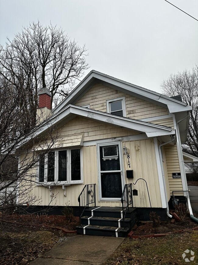 Building Photo - Charming 3-bedroom, 1-bathroom Beloit home