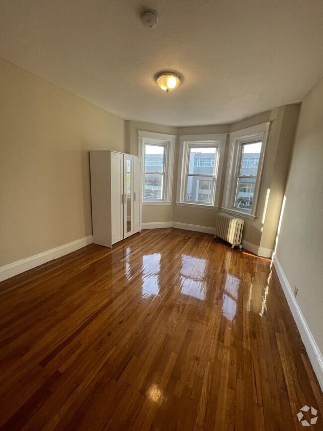 Building Photo - 1165 Commonwealth Ave Unit 14 Rental