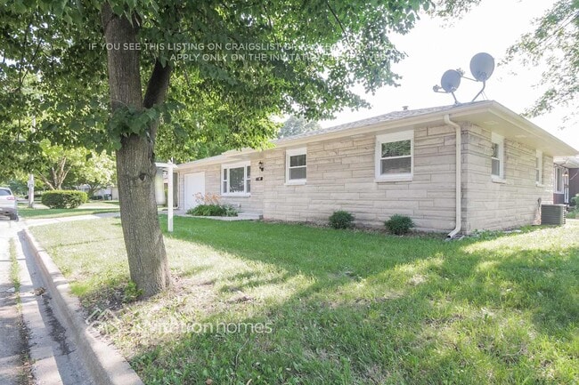 Photo - 301 S Reedwood Dr