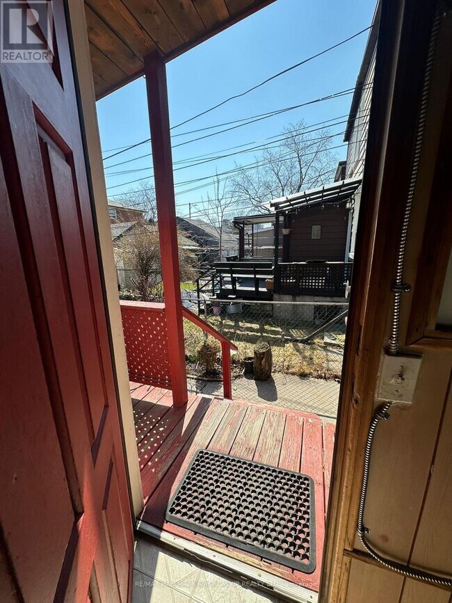 Photo - 145 Gladstone Ave