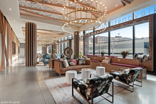 Building Photo - Albion Evanston