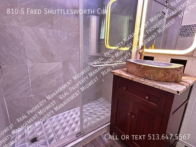 Photo - 810 S Fred Shuttlesworth Cir