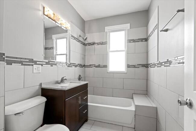 Photo - 5344 W Eddy St Unit 1