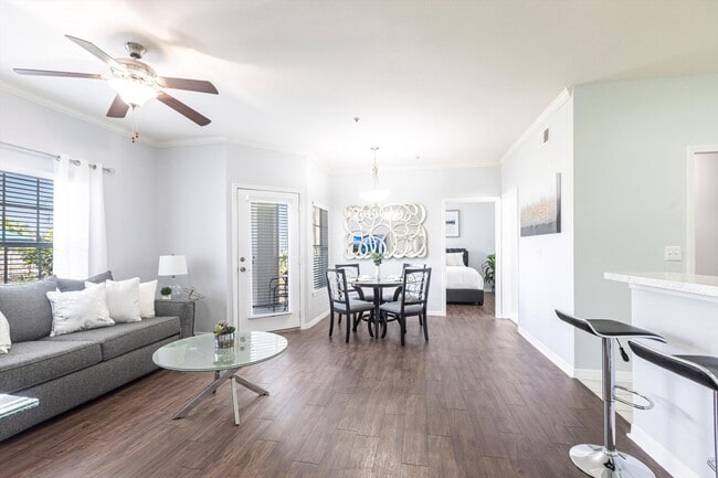 Living room - Westbury at Lake Brandon Rental