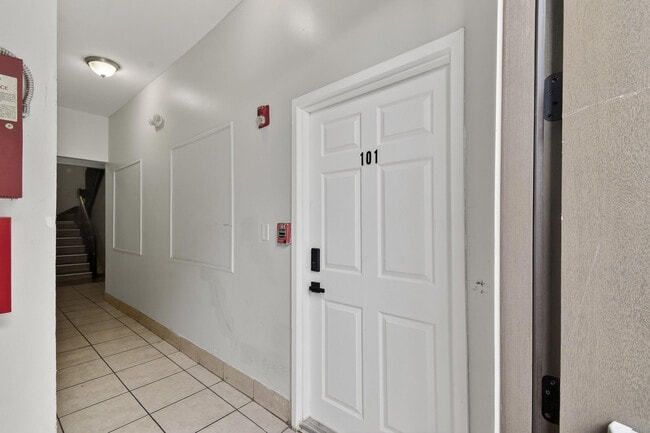 Photo - 1401 Division Ave Unidad 101