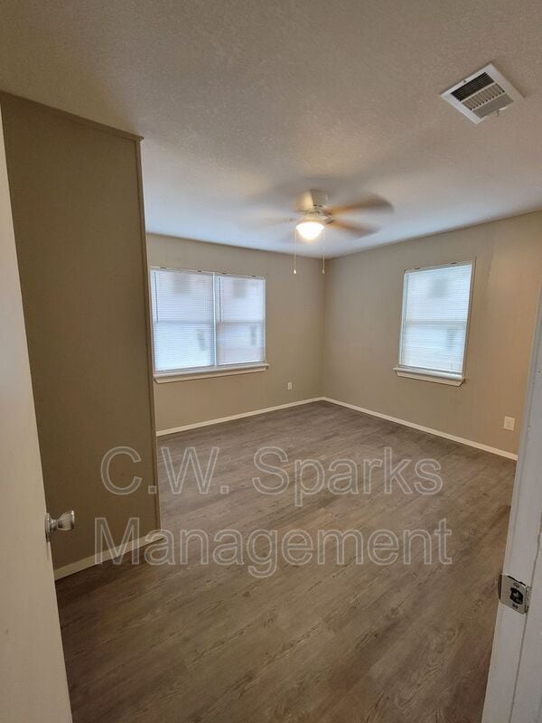 Photo - 1315 E Main St