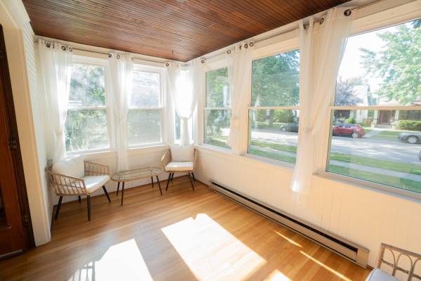 Photo - 1044 St Clair Ave