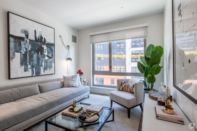 1BR 1BA - 663SF