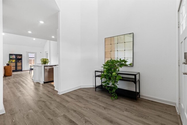 Photo - 106 Creston St