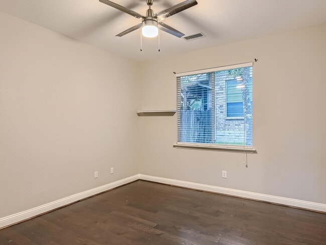 Photo - 27 W Prairie Dawn Cir