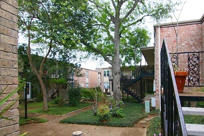 Photo - 5550 N Braeswood Blvd Unit 136